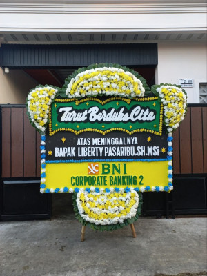 Papan Bunga Duka di Poigar