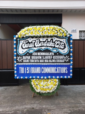 Papan Bunga Duka di Poigar